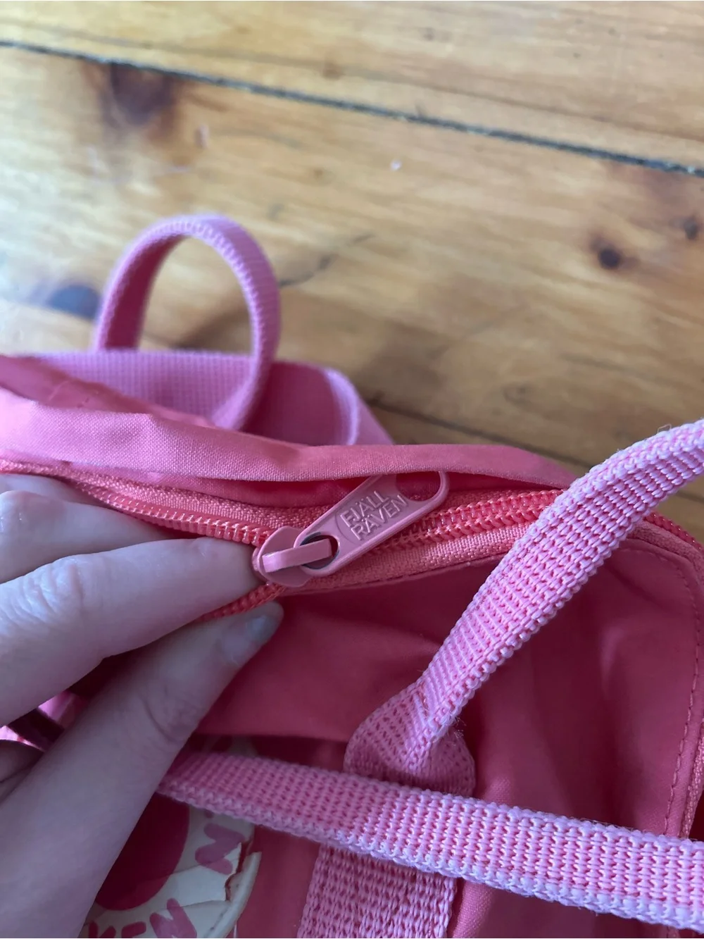 Fjallraven Kånken Pink Classic Backpack flaws